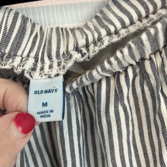 Old Navy Black and White Striped Off-Shoulder Ruffles Dress Size M - Picture 7 of 8
